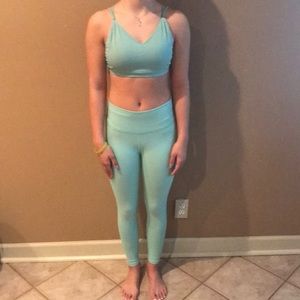 Fabletics medium mint sports bra small pants